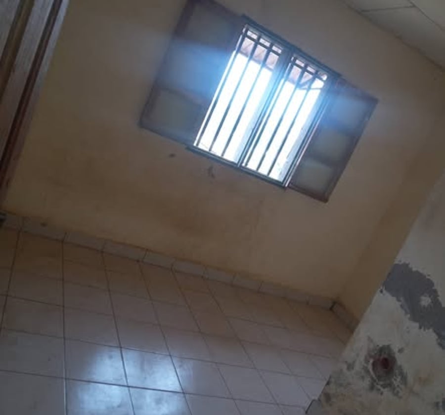 Studio moderne à louer à Obobogo