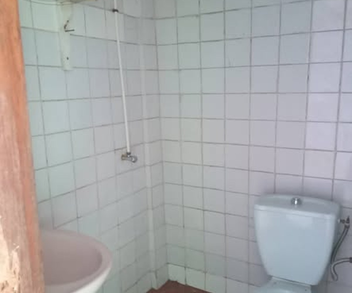 Chambre moderne à louer - Etoug-Ebe