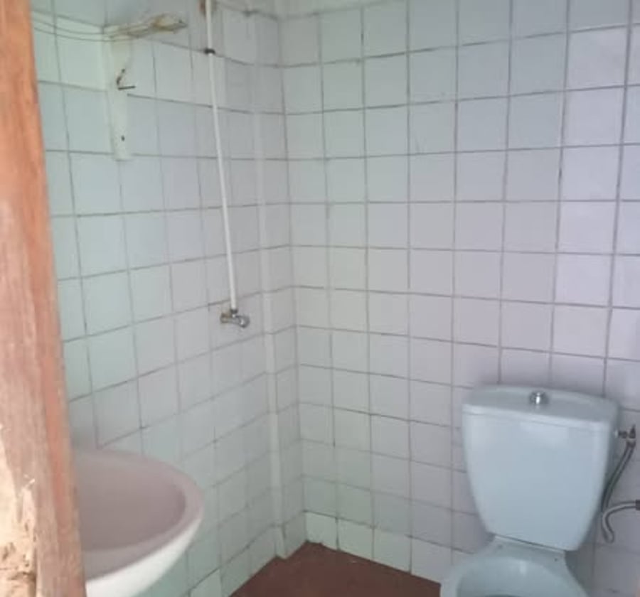 Chambre moderne à louer - Etoug-Ebe
