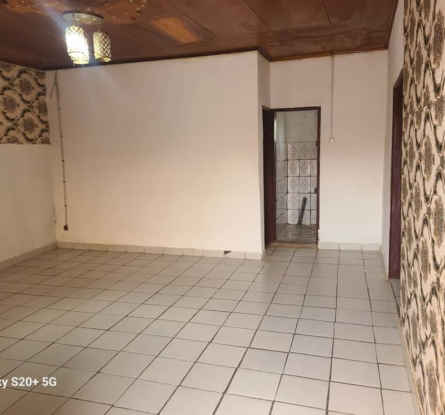 Maison à louer à Yaoundé Carrière Monti - Cité de la Paix