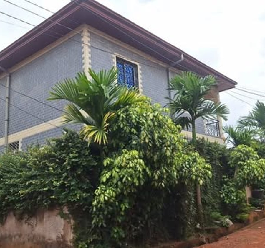 Grand et magnifique duplex à louer à Awae Carrefour Carrière