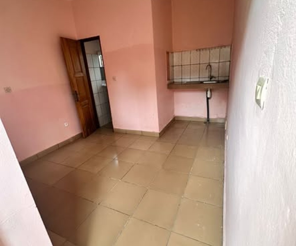Chambre moderne à Makepe Bel Air