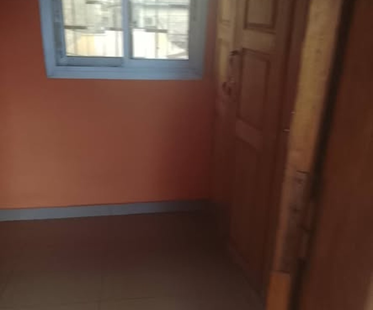 Joli studio propre à Logbaba, Douala