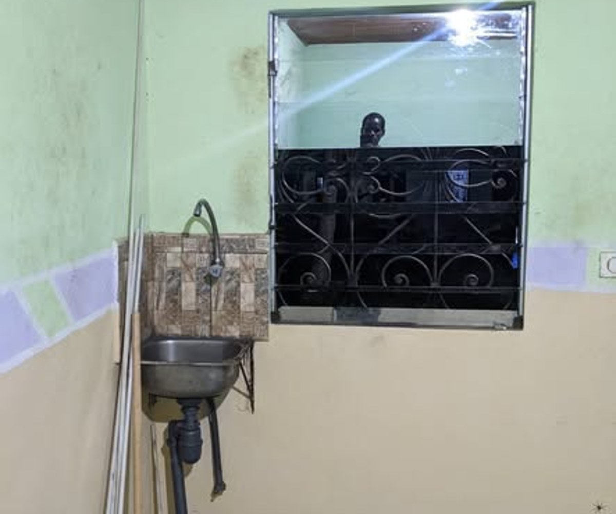 Vaste chambre moderne propre à louer à Obobogo