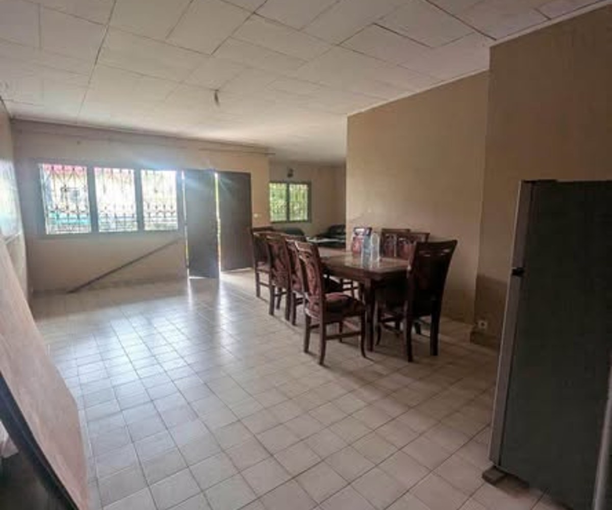Villa à louer à Yaoundé Titi Garage