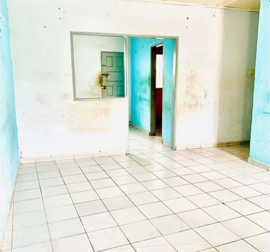 Vaste appartement semi-individuel à louer - Biyem-Assi Acacias