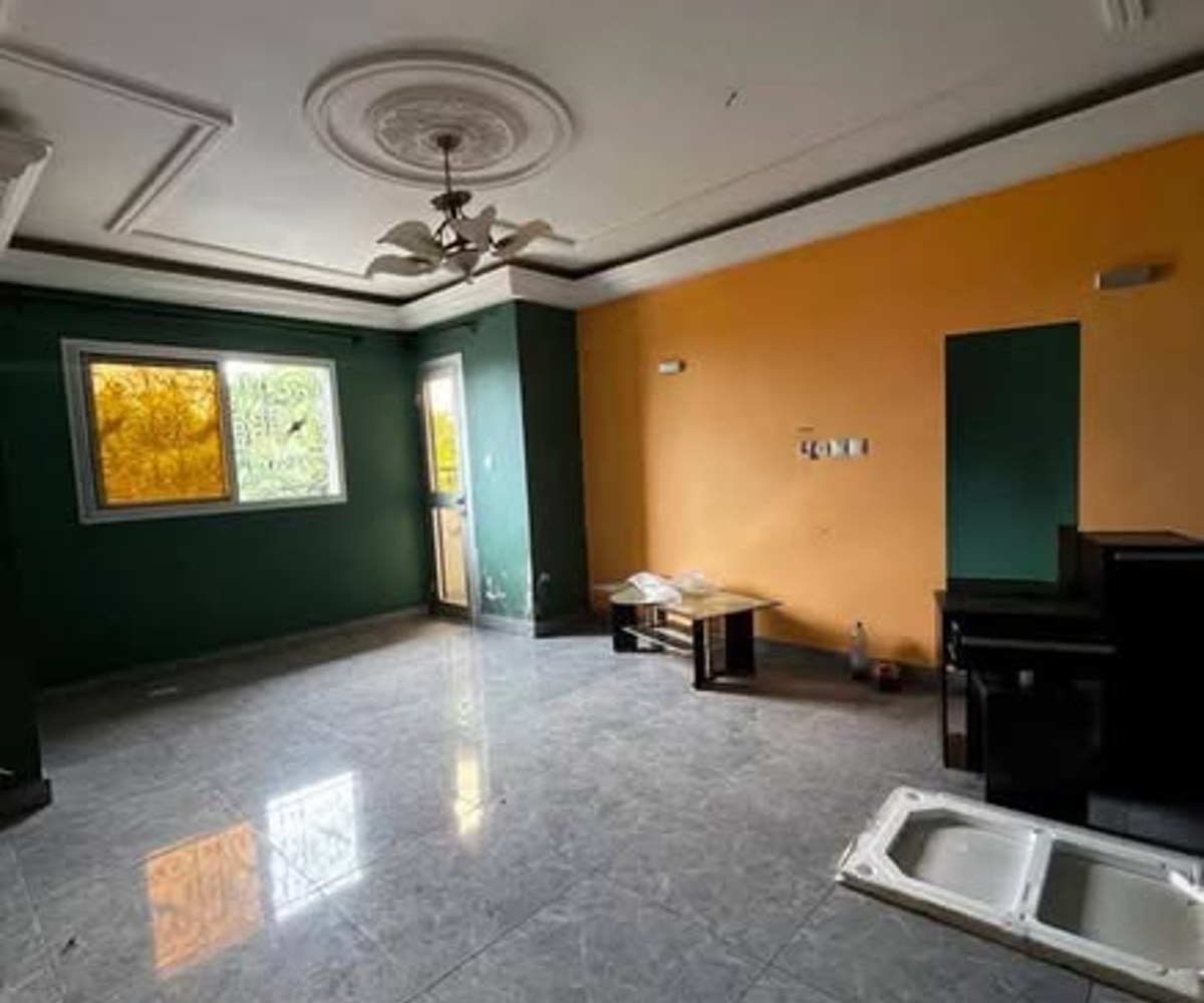 Appartement neuf à Logbessou - 3 chambres