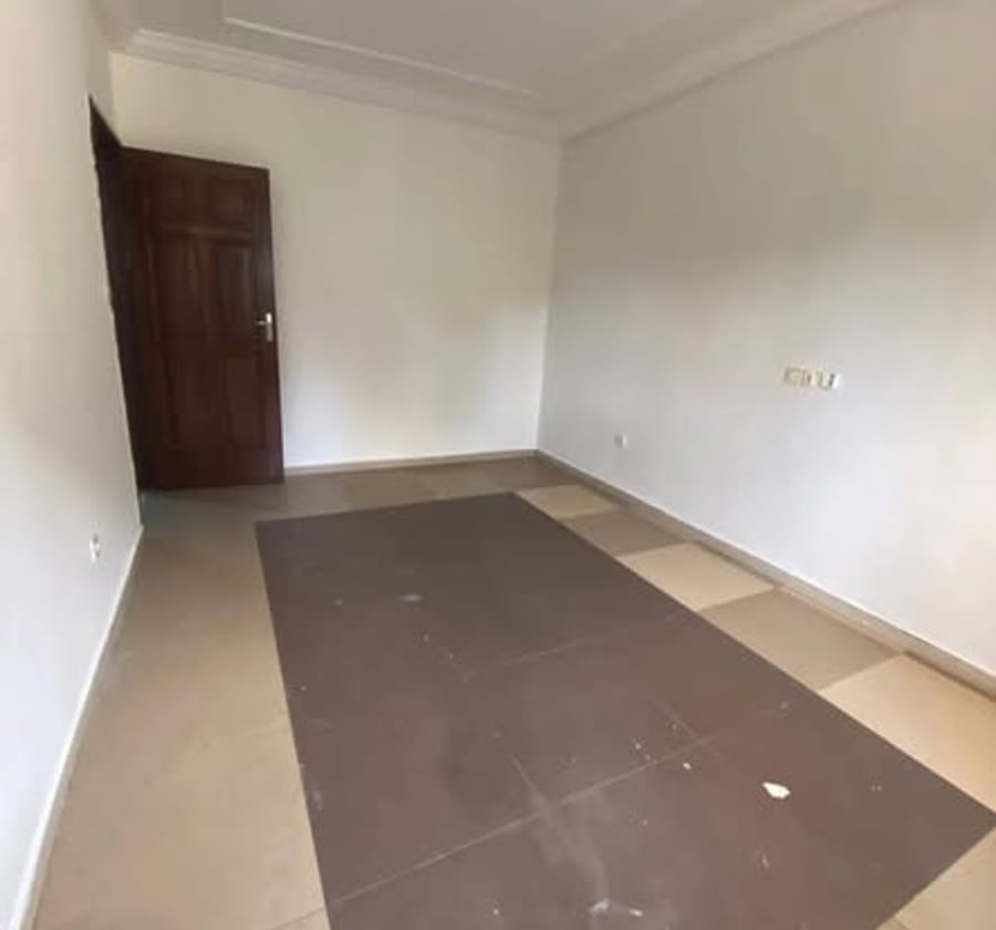 Appartement 3 chambres à louer – Bonanjo, Douala