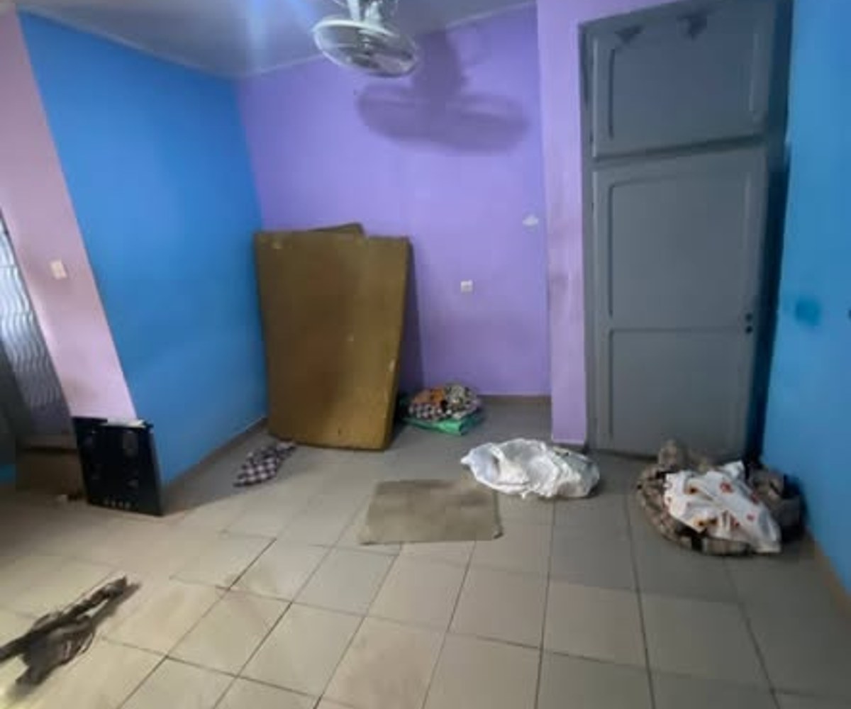 Chambre moderne 3 pièces – Ange Raphaël, bordure de route