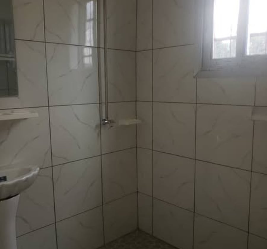 Grand studio à louer - Tropicana Yaoundé