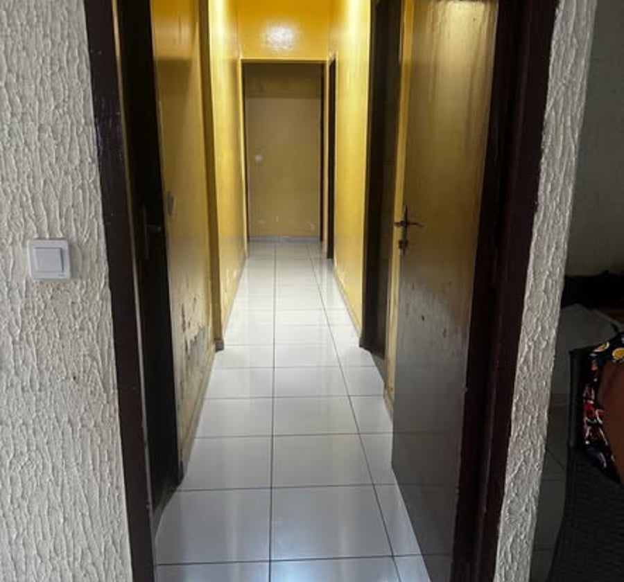 Villa à louer à Kotto avec 3 chambres et 3 douches
