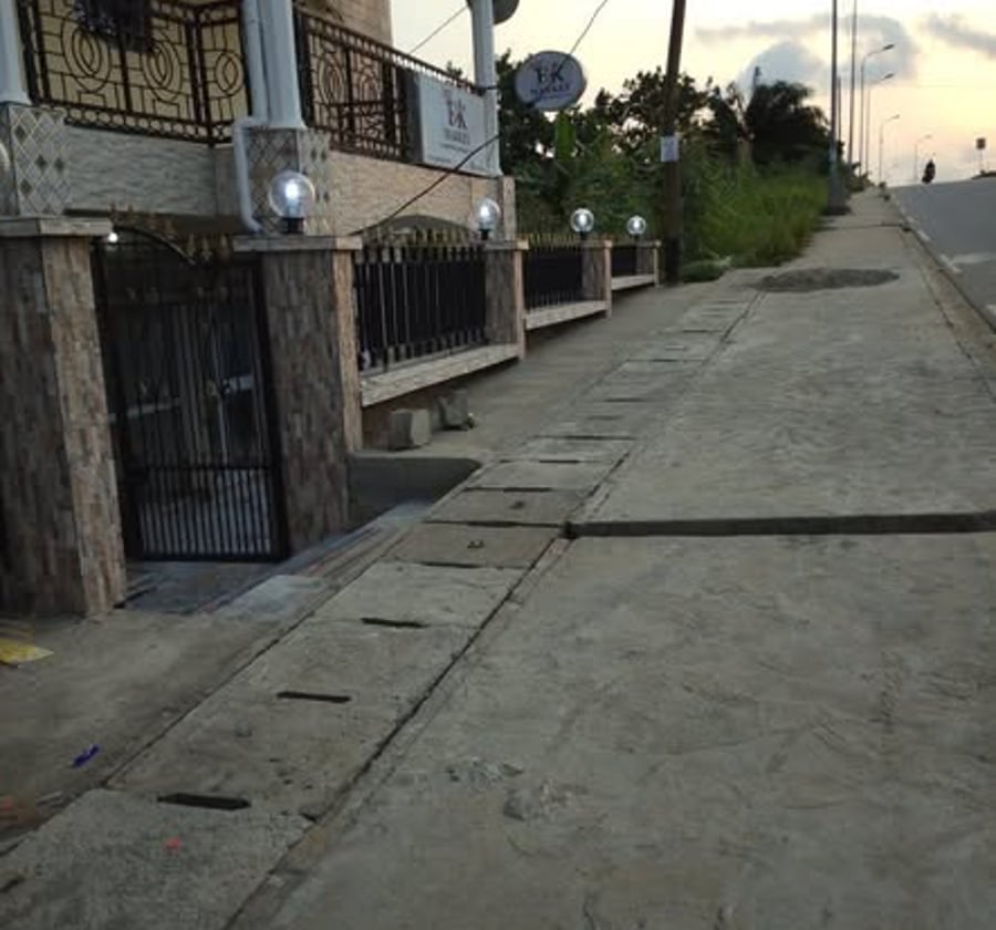 Grande salle à louer à Nyalla, Douala