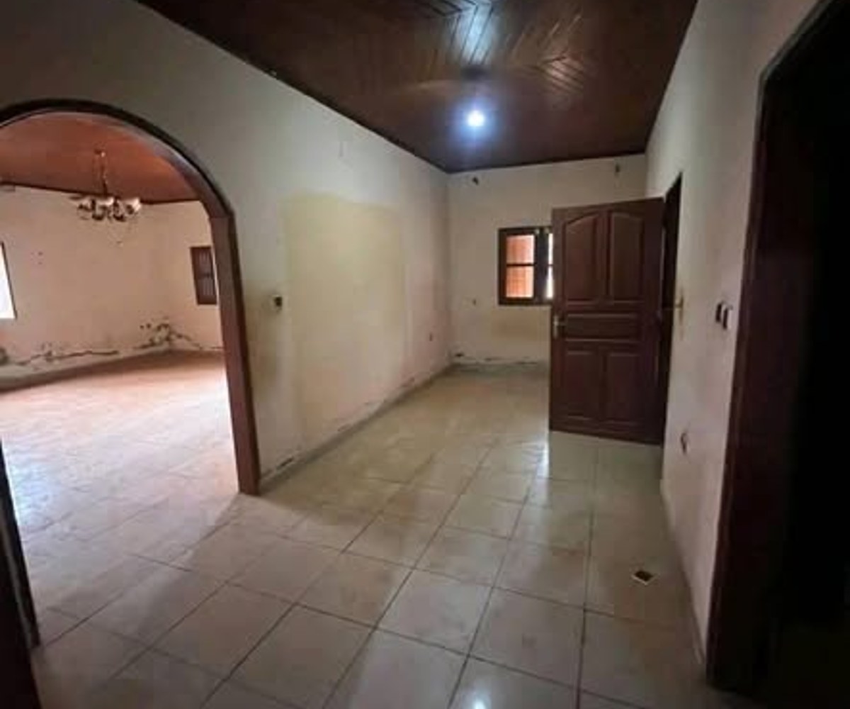 Villa à louer à Mendong - 5 chambres, 4 douches