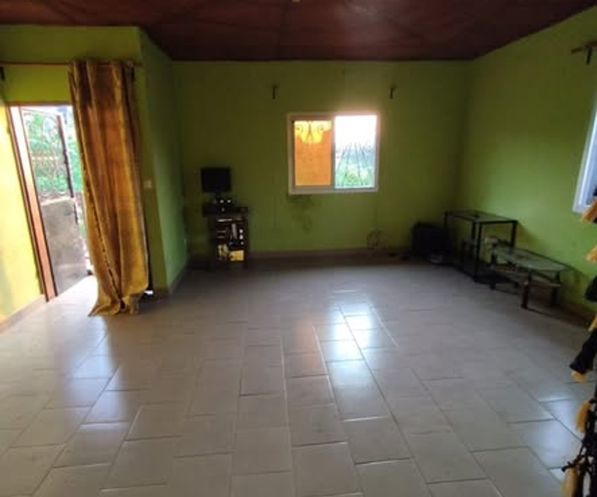 Appartement moderne à Nkoabang Pétou