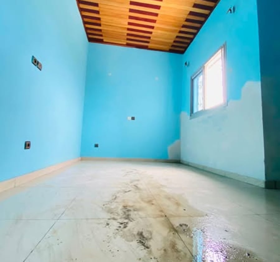 Studio moderne à Village (marché Ndogpassi) - Douala