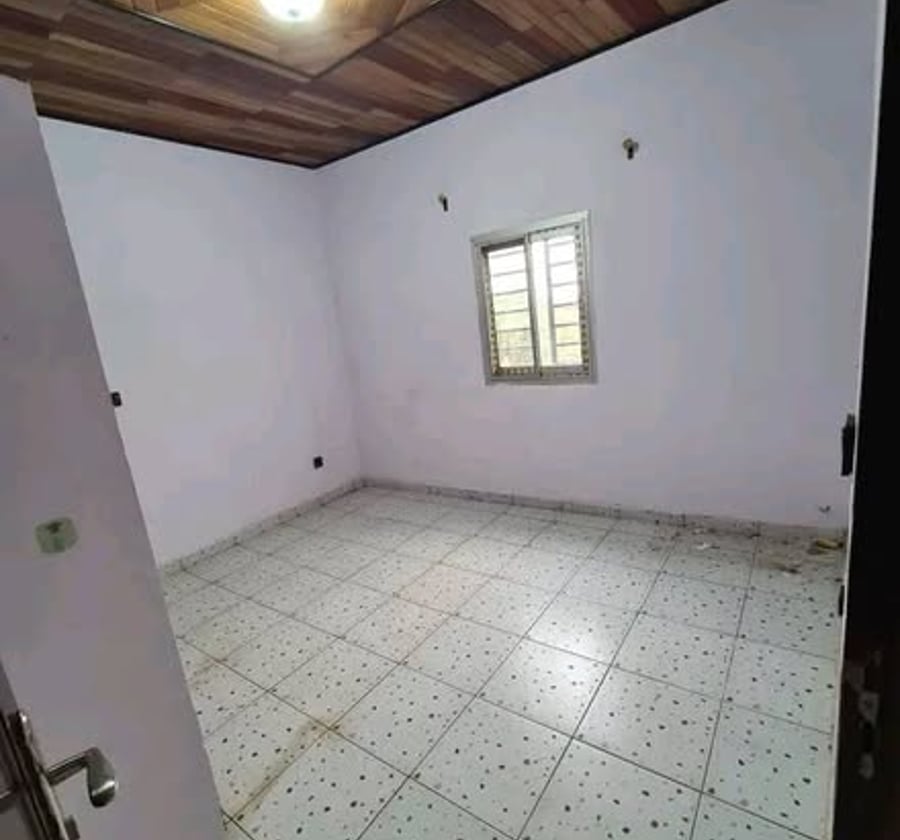 Studio moderne à Nkoabang