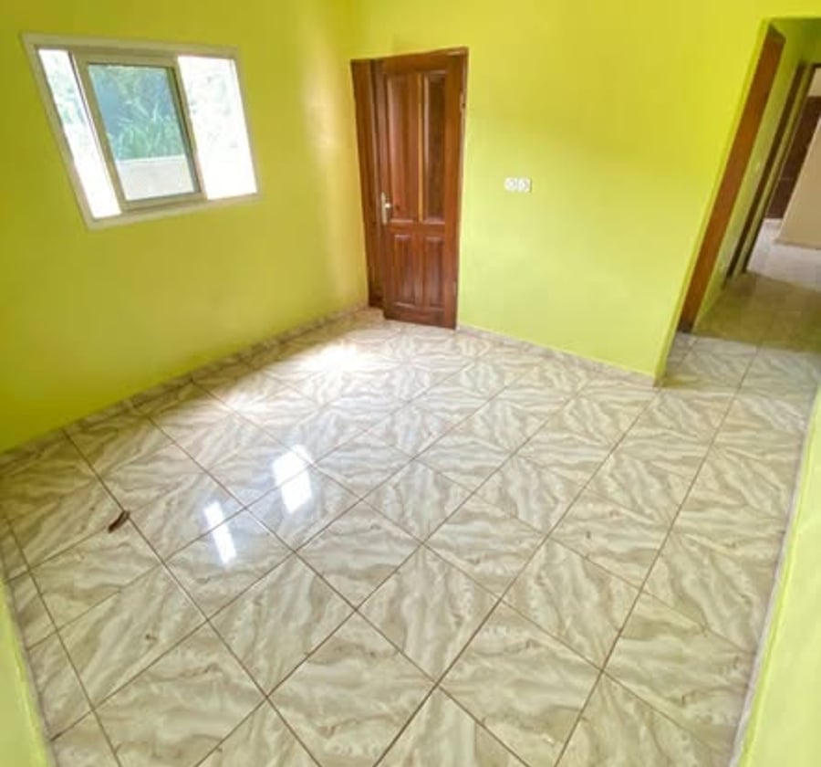 Studio moderne à louer - Etoug Ebe