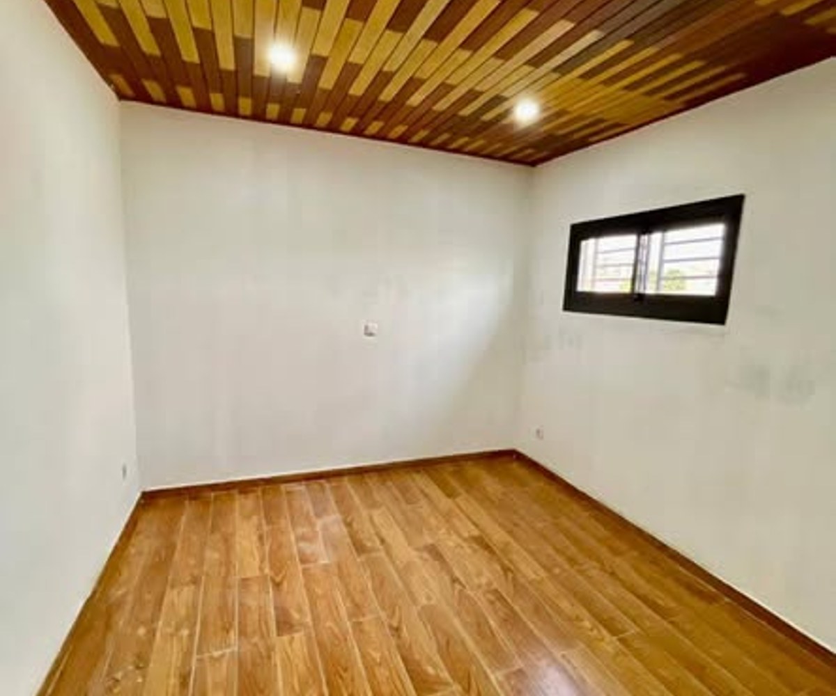 Studio individuel à louer à Odza