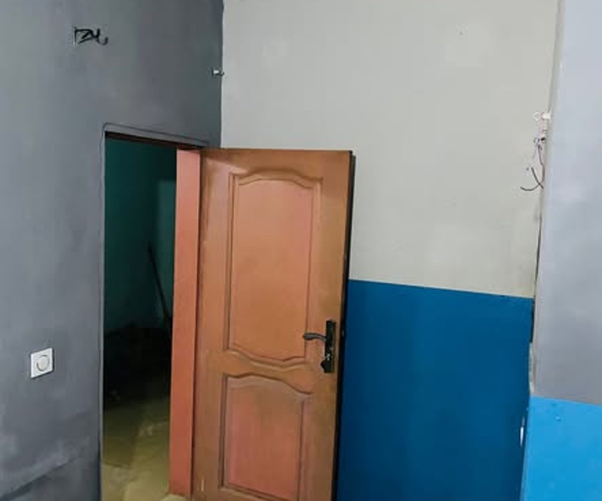 Chambre moderne à louer PK13, Douala