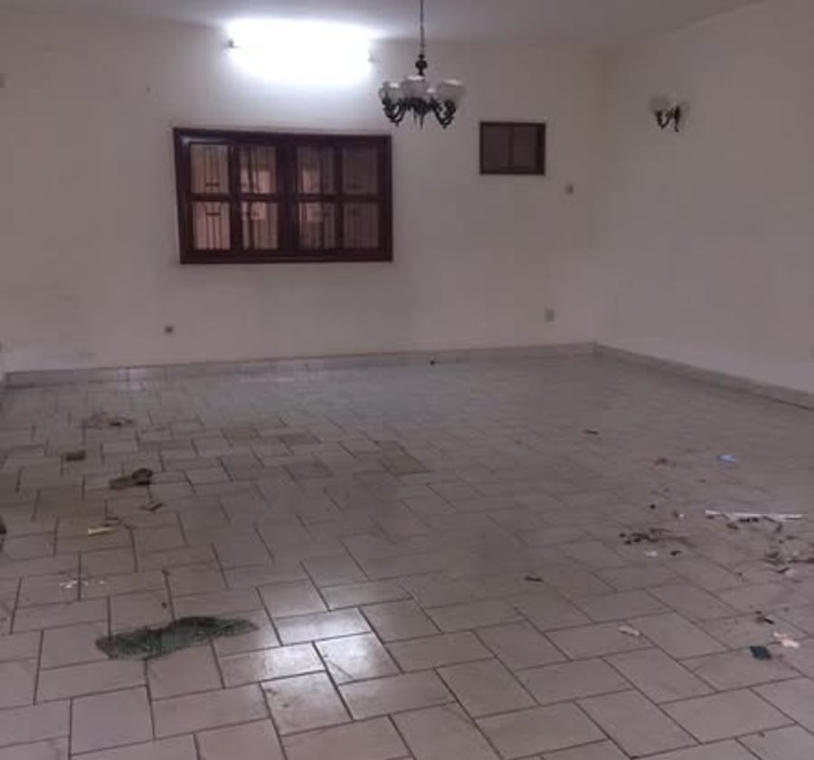 Villa 4 chambres à louer - Bastos, Yaoundé