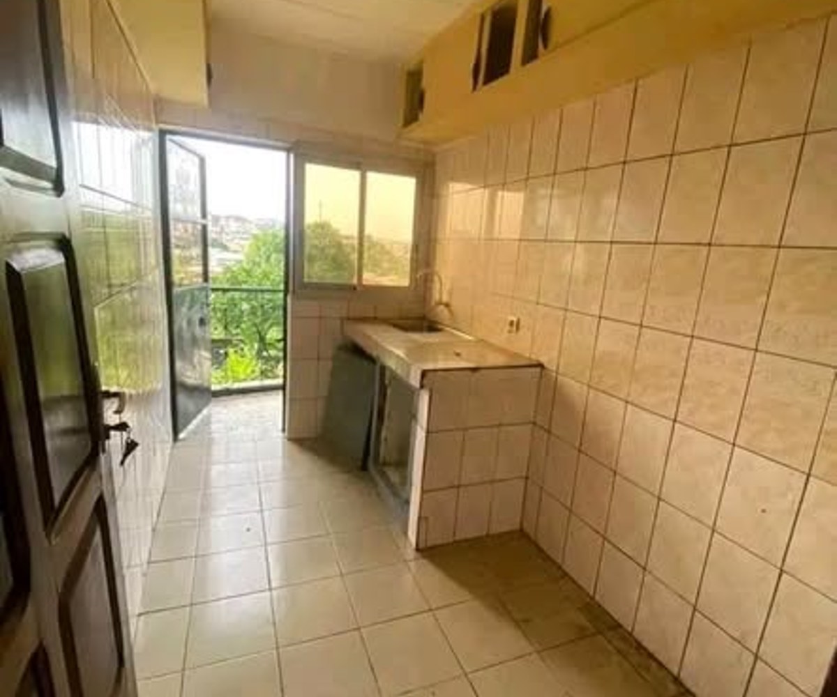 Studio moderne à louer à Makepe, Douala