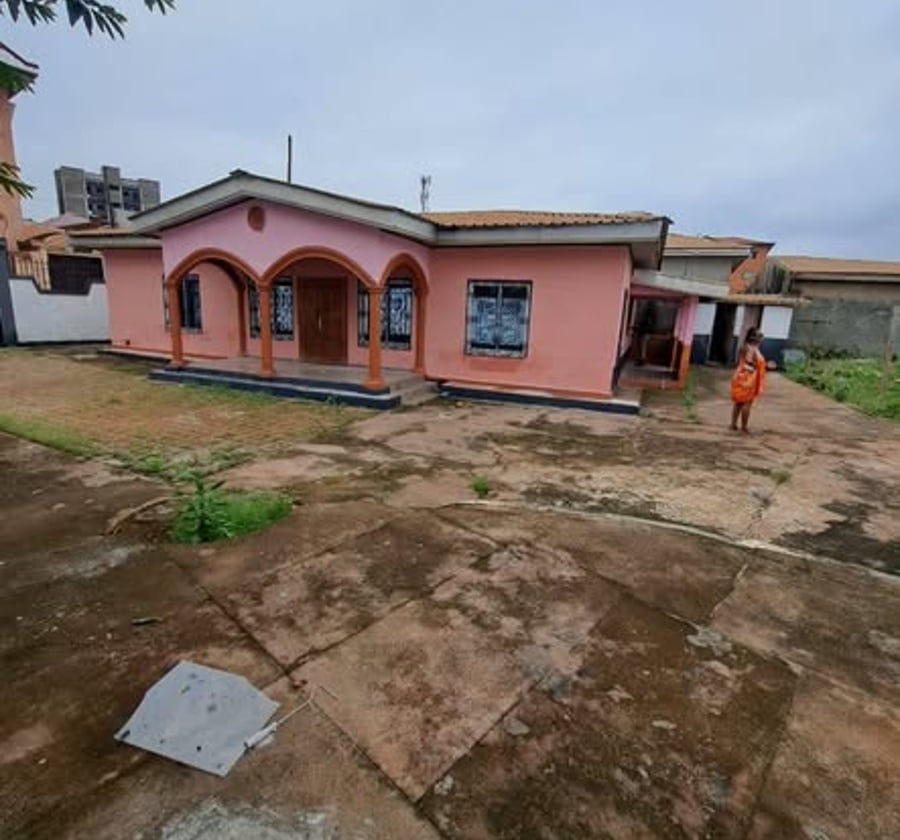 Villa à louer à Odza - 4 chambres