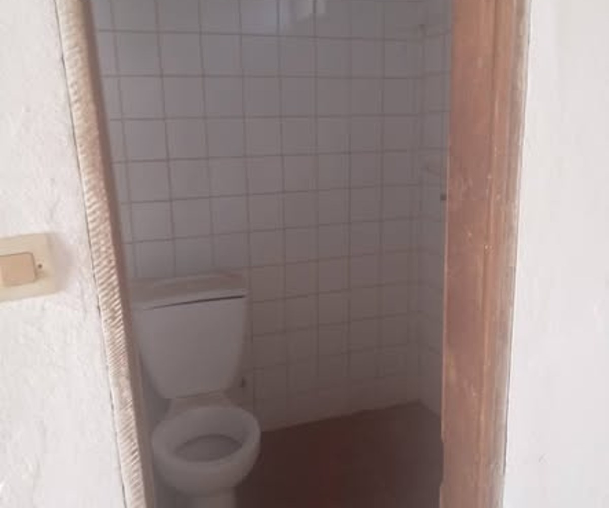 Chambre moderne à louer à Etoug-Ebe