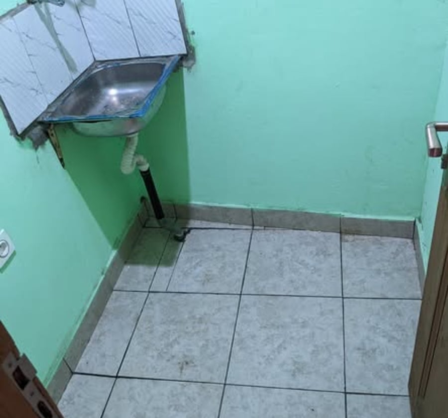Vaste chambre moderne à louer au Rond Point Damas