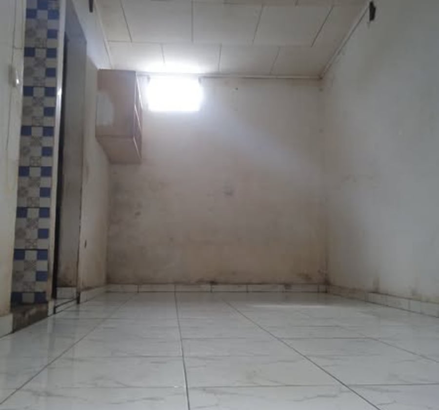 Chambre moderne à Ndogpassi II – 30 000 FCFA