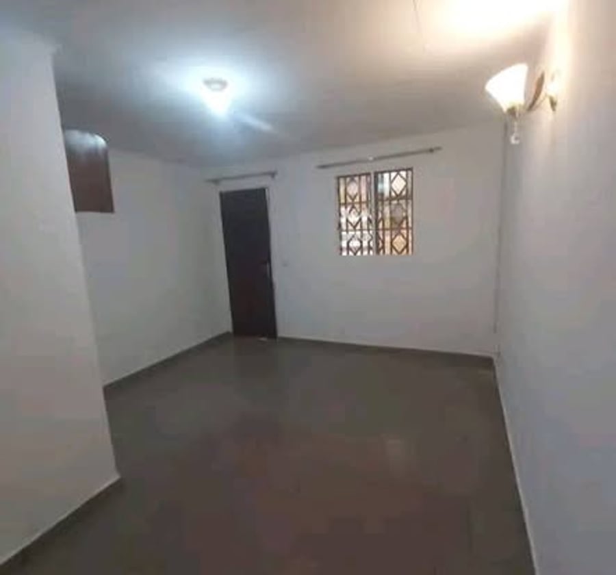 Chambre moderne à Biyem-Assi
