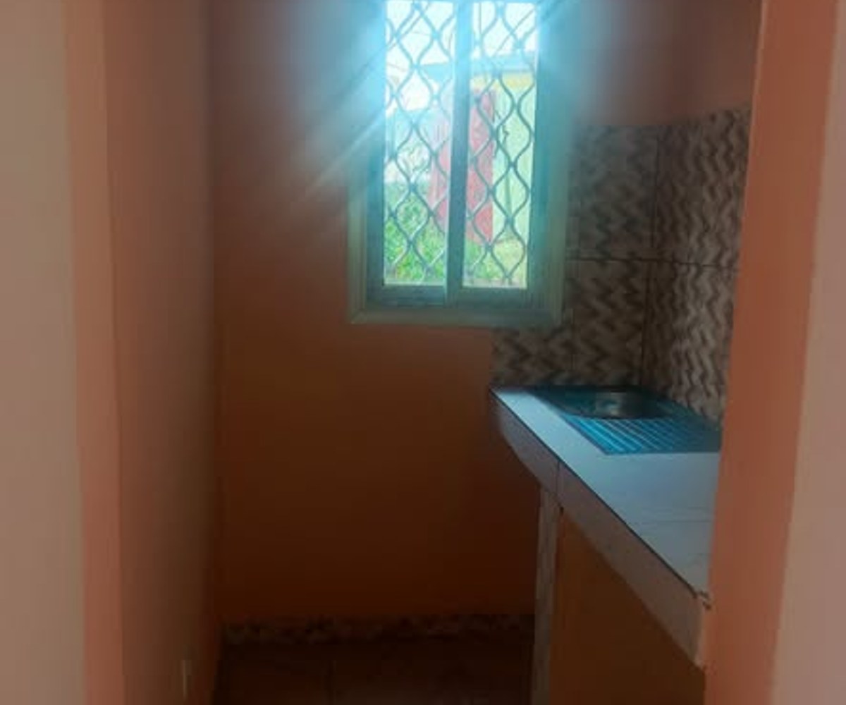Chambre moderne à louer à Messassi