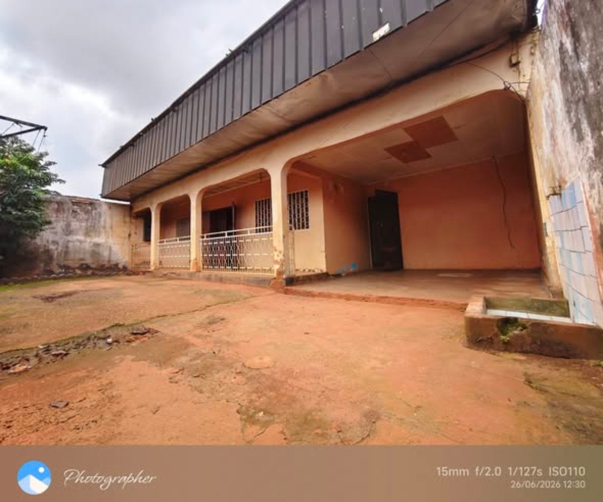 Villa à louer - Essos, Yaoundé