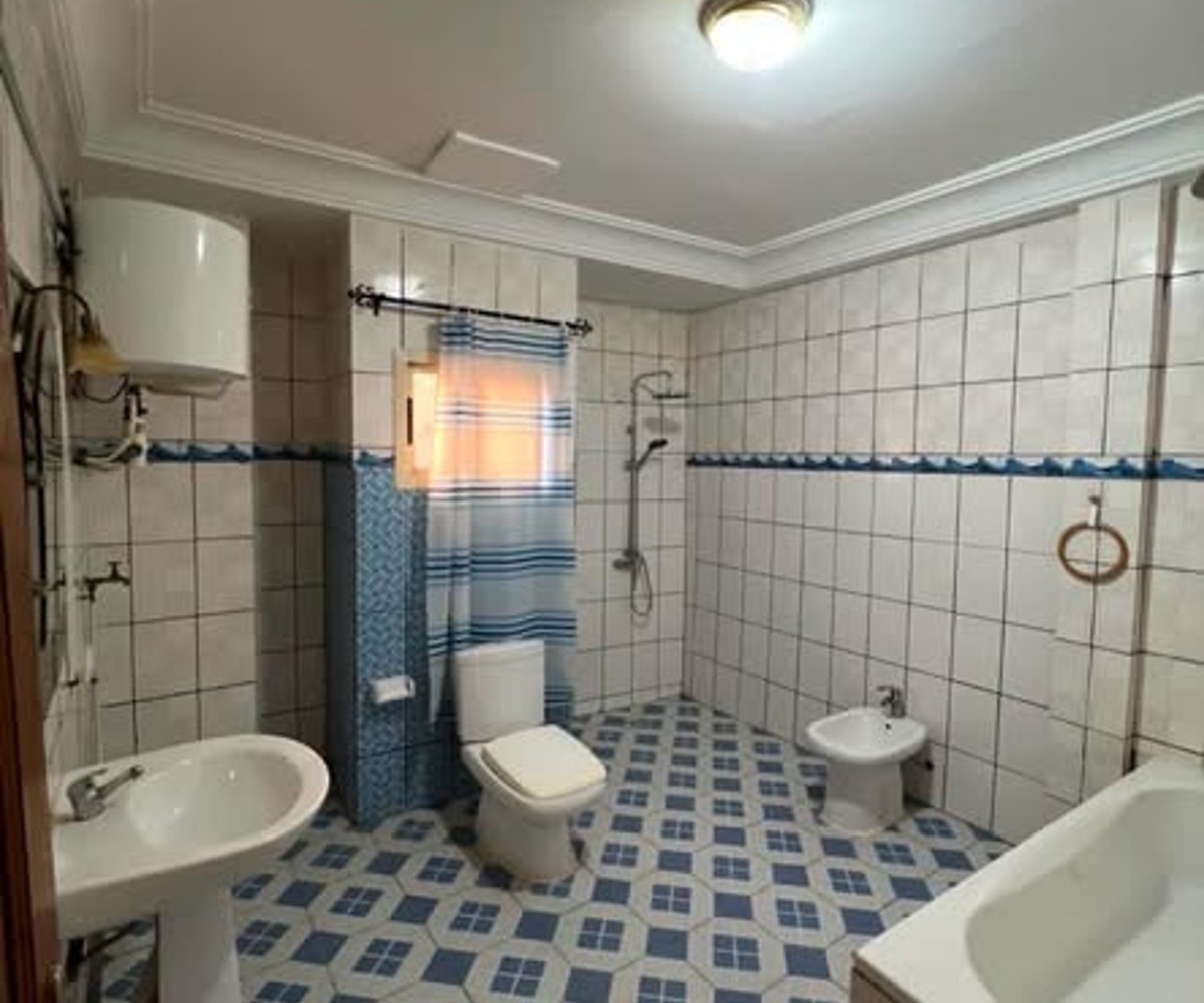 Appartement 3 chambres à louer à Bastos, Yaoundé
