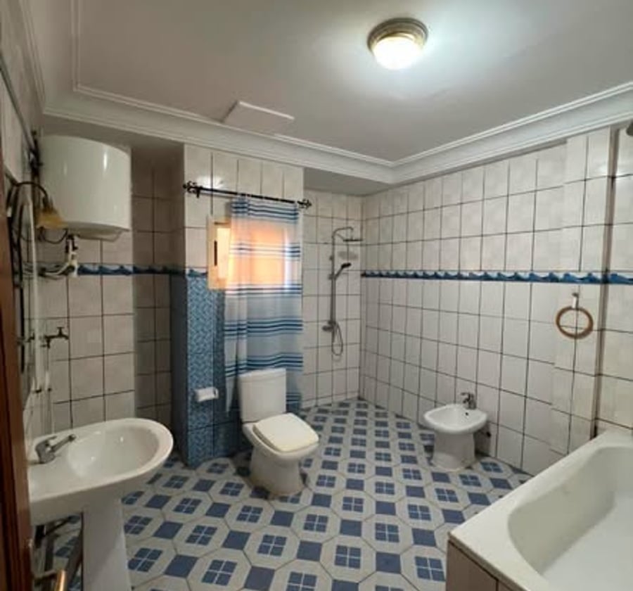 Appartement 3 chambres à louer à Bastos, Yaoundé