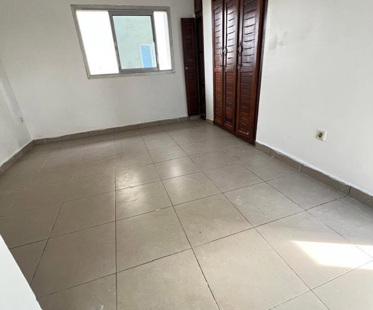 Appartement 3 chambres à louer à Logpom, Douala