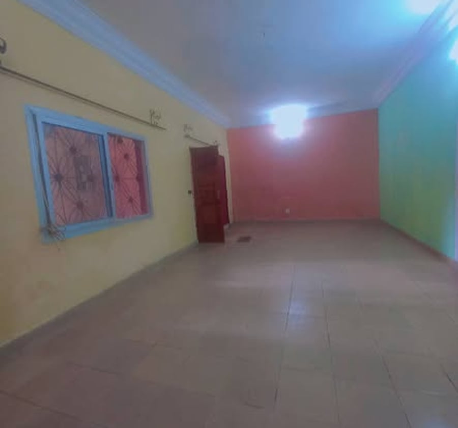 Vaste appartement 3 chambres à louer - Cite Sic, Douala