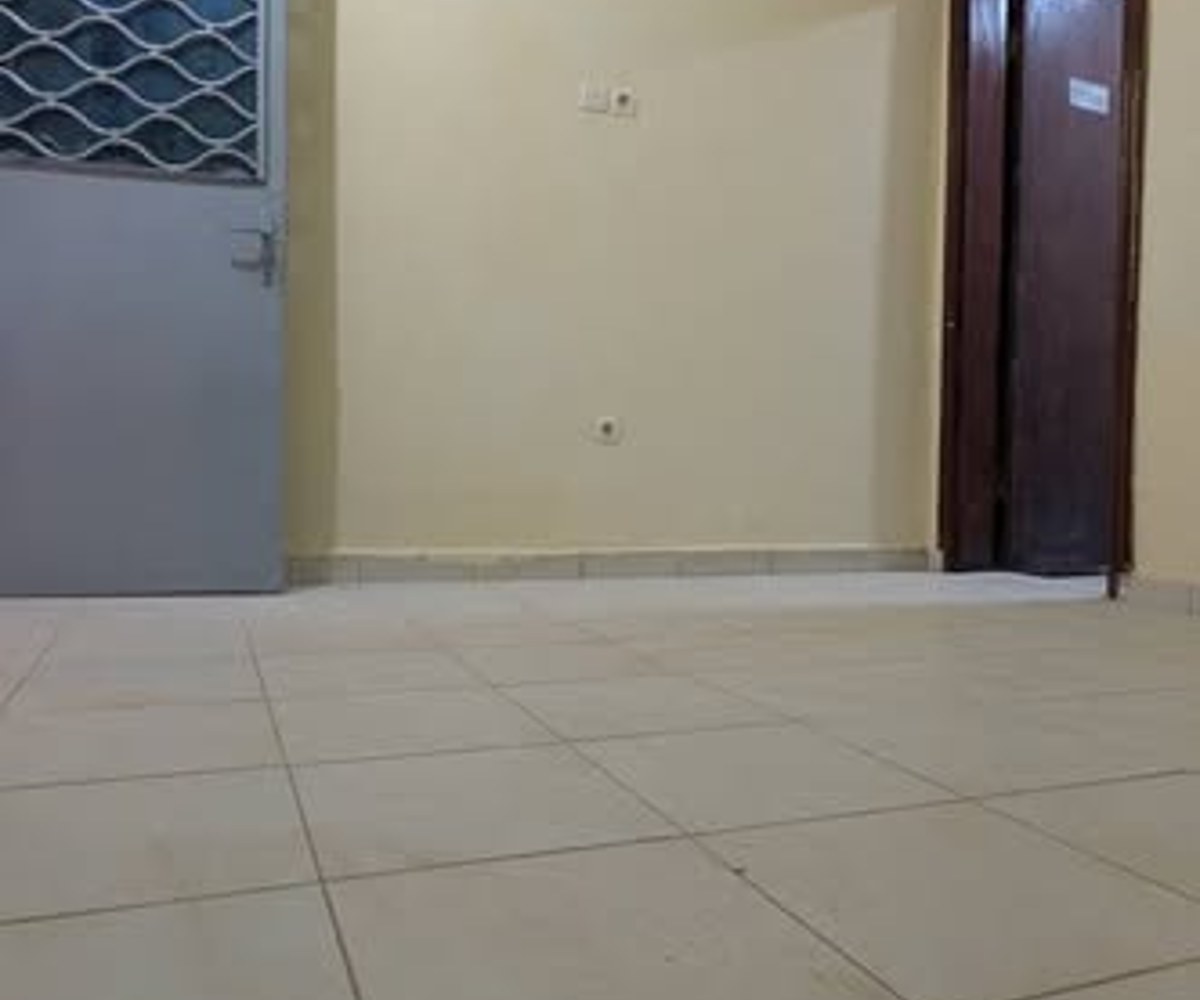 Chambre 3 pièces à Yassa