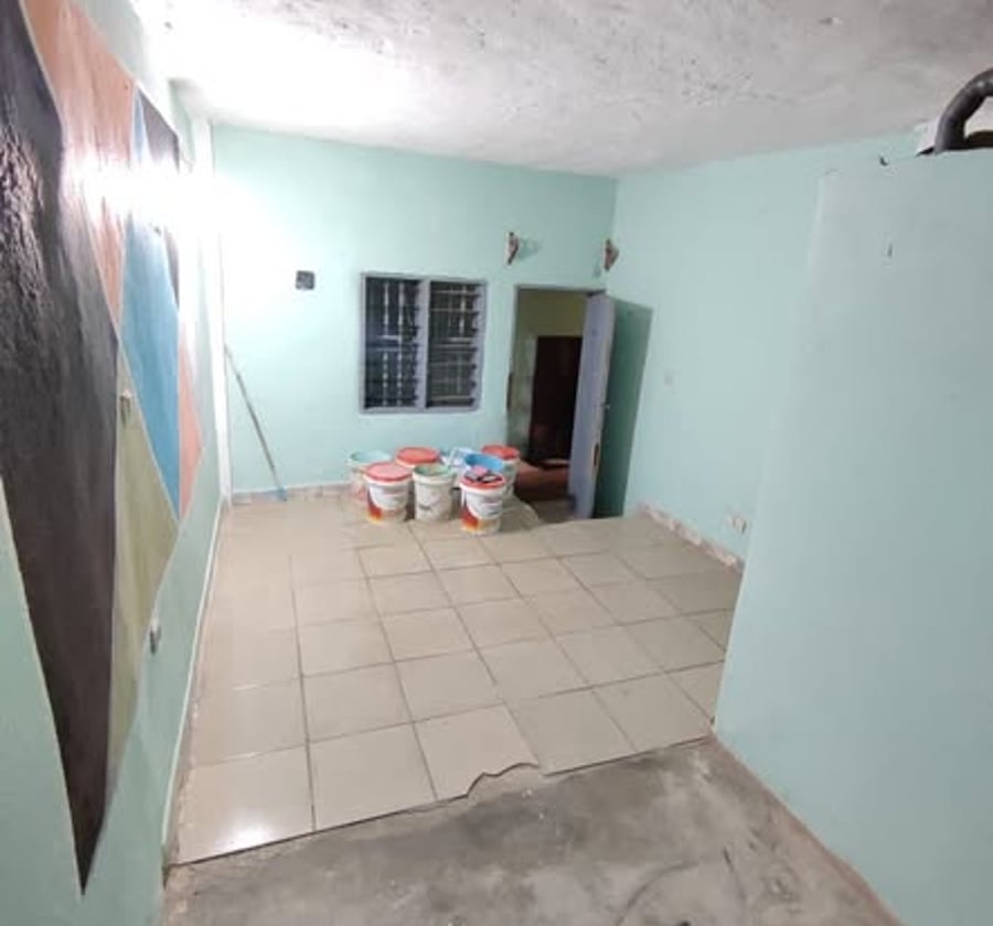 Chambre spacieuse à louer à Fouda