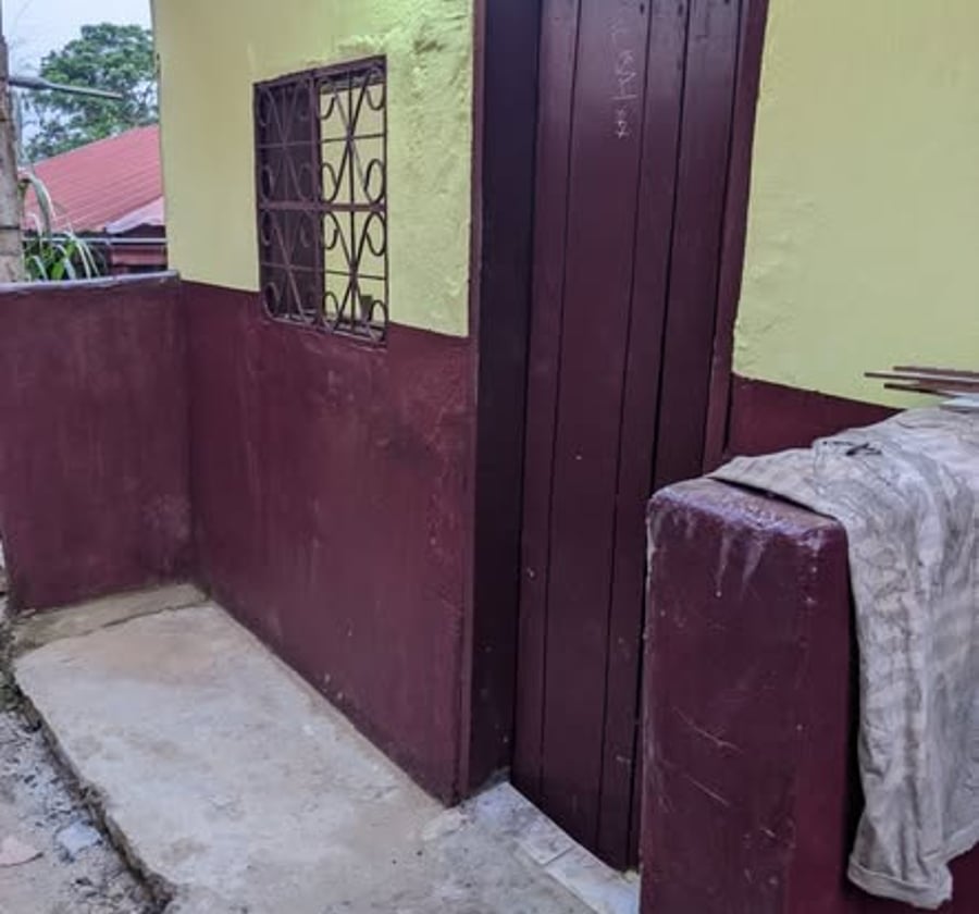 Vaste studio moderne à louer à Obobogo - Entrée Paloma