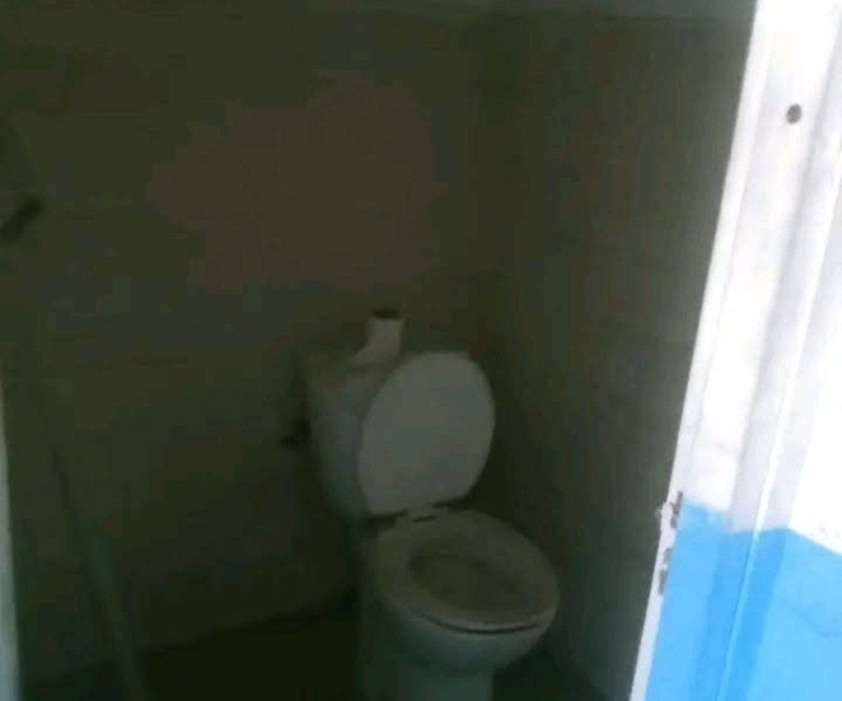Grande boutique à louer - Deido, Douala