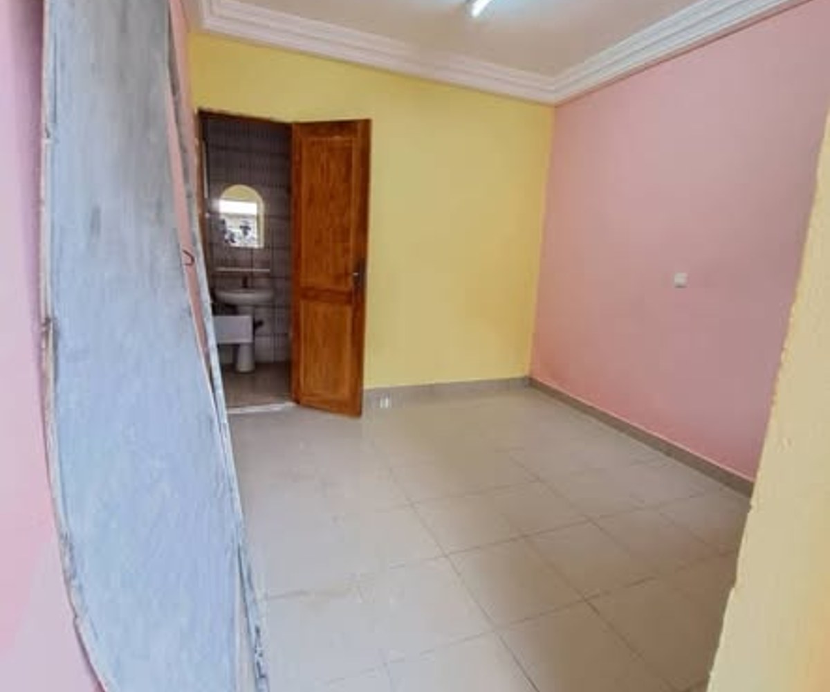 Chambre moderne à louer à Logpom