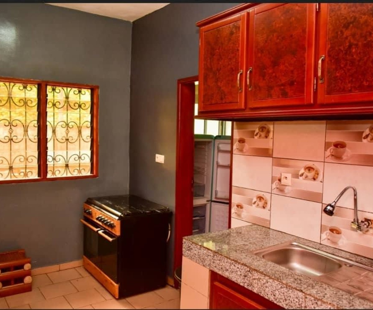 Chambres, studios et appartements meublés à Éfoulan et Obobogo - Yaoundé
