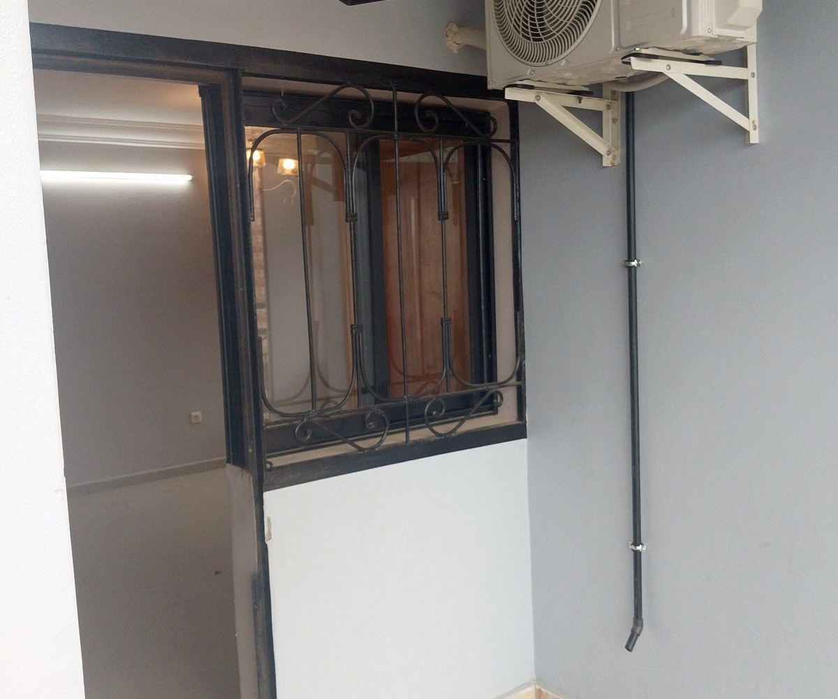 Studio moderne climatisé à Yassa