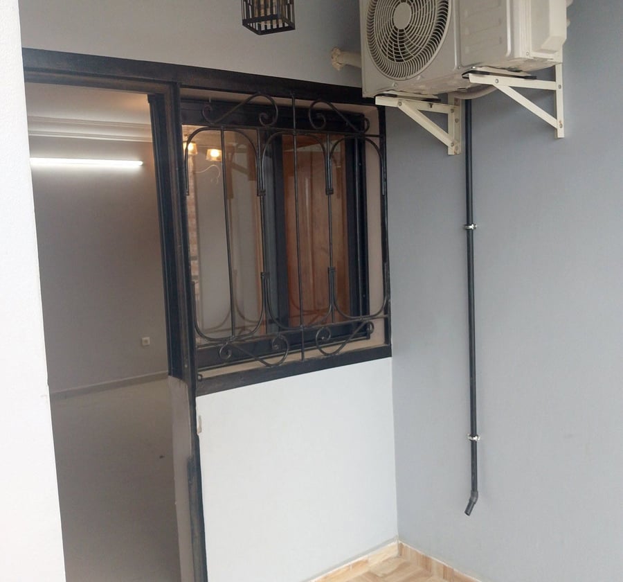 Studio moderne climatisé à Yassa