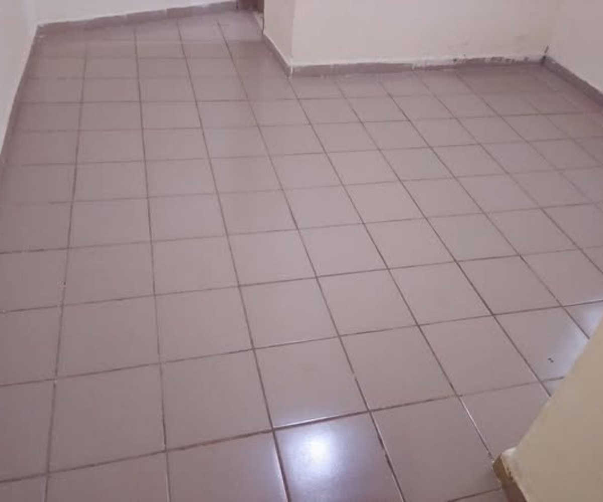 Grande chambre moderne à Mimboman château
