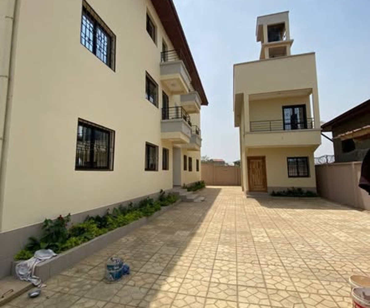 Appartement 2 chambres à louer à Nkoabang
