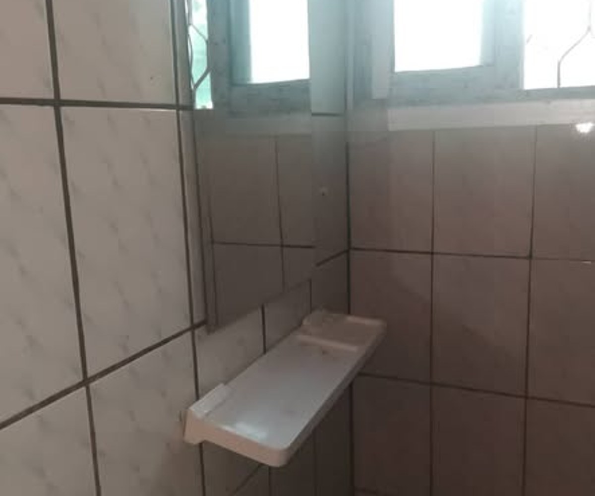 Chambre moderne à louer à Makepe
