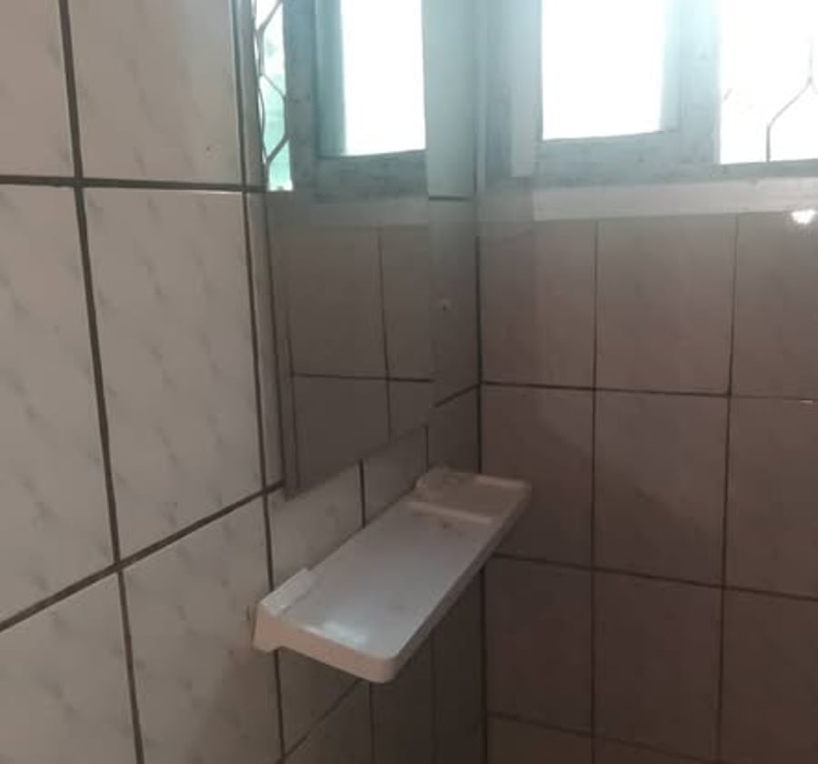Chambre moderne à louer à Makepe