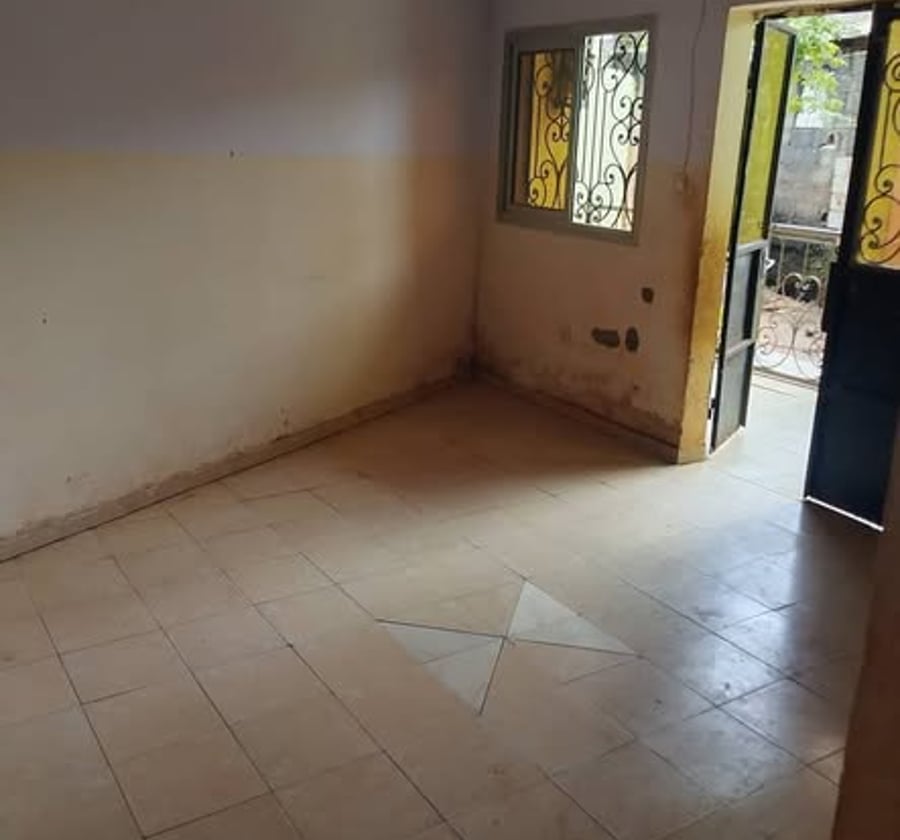 Maison individuelle 2 chambres à Biteng - 55 000 FCFA/mois