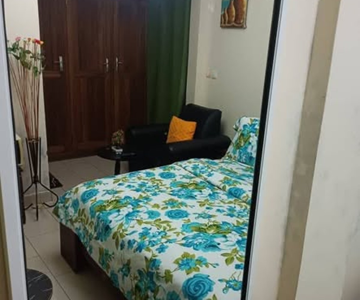 Chambre meublée à Biyem-Assi – Carrefour Scalom